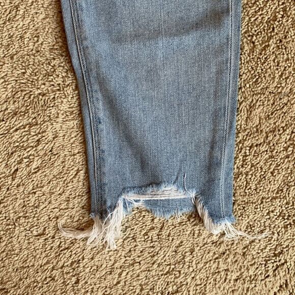 America Eagle jeans curvy mom light wash, distressed, size 0 - Picture 6 of 11